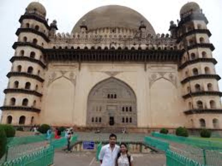 Gol Gumbaz Bijapur Trip Packages